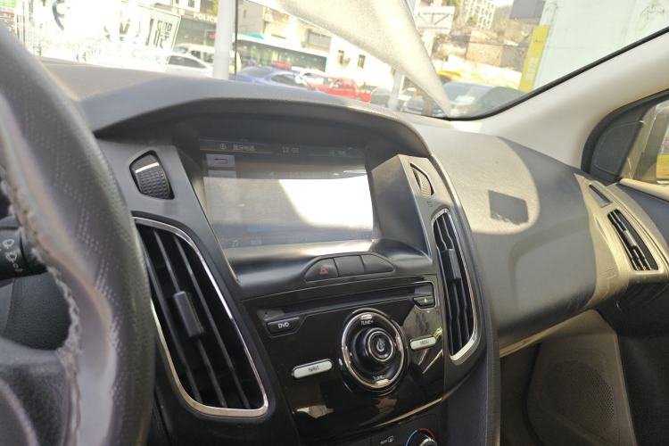 Used Ford Focus 2015 Sedan 1.6L Manual Comfort Model