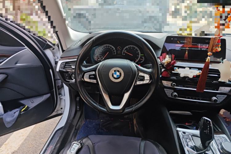 Used BMW 5 Series 2018 525Li Luxury Package
