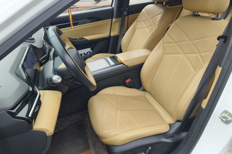 Used Geely Galaxy L6 2024 125km PLUS Dragon Edition