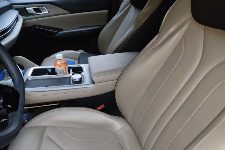 Used CHANGAN Hunter 2025 Model, Knight Edition, Lingshang Type, Dual-Motor Four-Wheel Drive Standard Box Left Front Seat