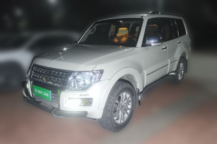 Used Mitsubishi Pajero 2018 V97 3.8L 5-Door GLS Sunroof Dual Differential – Middle East