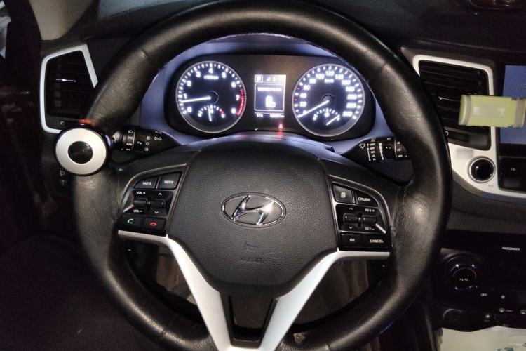 Used Hyundai Tucson 2015 1.6T Dual-Clutch Two-Wheel-Drive Comfort Model Steering Wheel