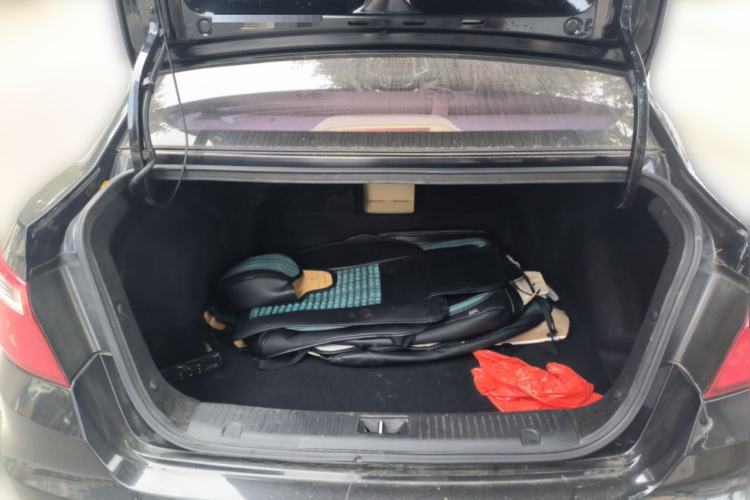 Used CHANGAN Eado 2015 1.6L Manual Luxury Model China IV Standard Trunk