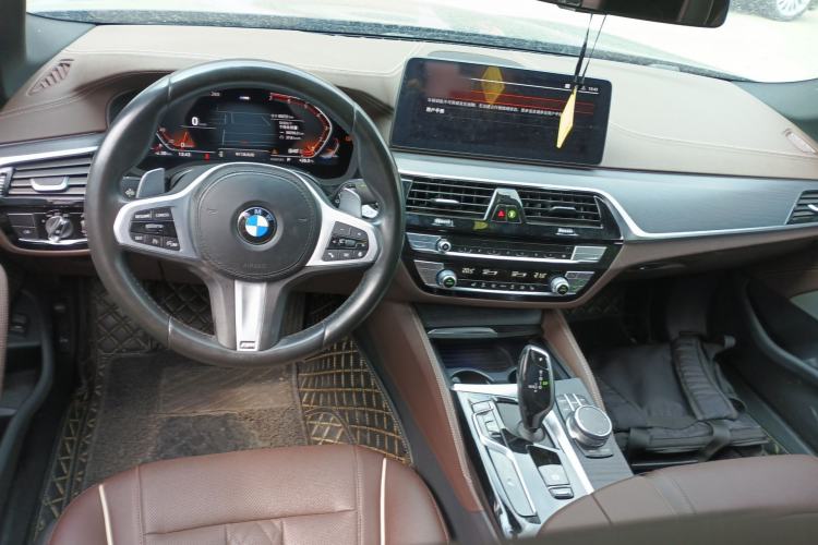 Used BMW 5 Series 2022 530Li Leading Model M Sport Package Center Console