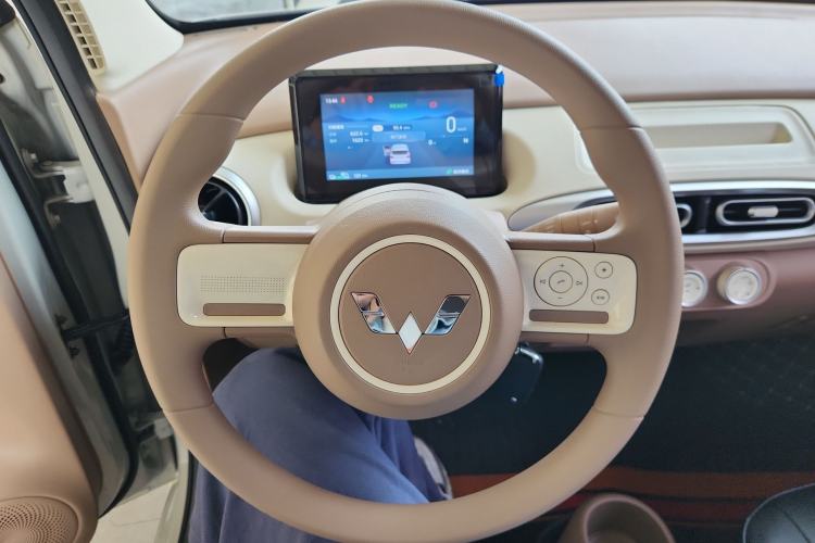Used Wuling Hongguang MINIEV 2025 Four-Door Version Advanced Edition Steering Wheel