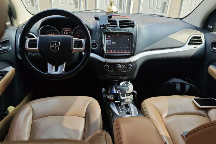 Used Dodge Journey 2013 2.4L Two-Wheel Drive Luxury Version