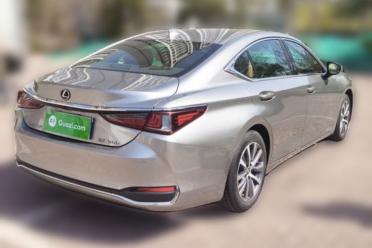 Used Lexus ES 2020 200 Excellence Edition Rear Right 45 Deg