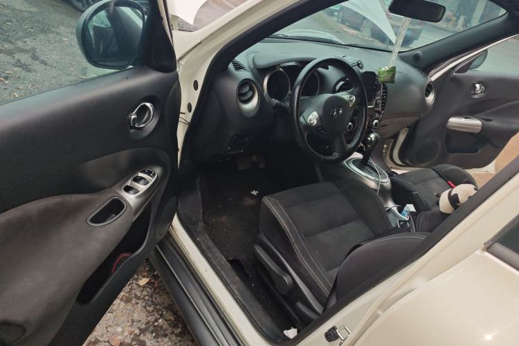 Used Infiniti ESQ 2014 1.6L Spontaneous Edition Driver Seat