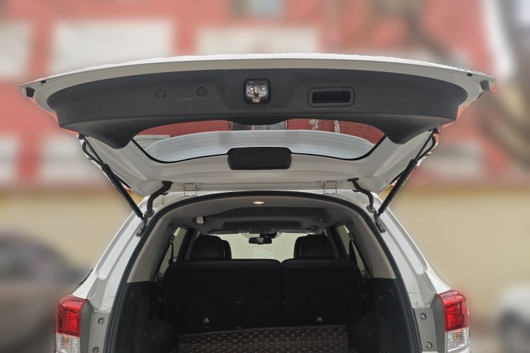 Used Nissan Terra 2018 2.5L Automatic 4x4 Flagship Edition Trunk