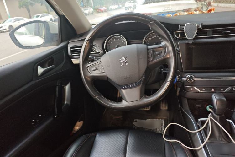 Used Peugeot 408 2015 1.2T Automatic Luxury Edition Steering Wheel