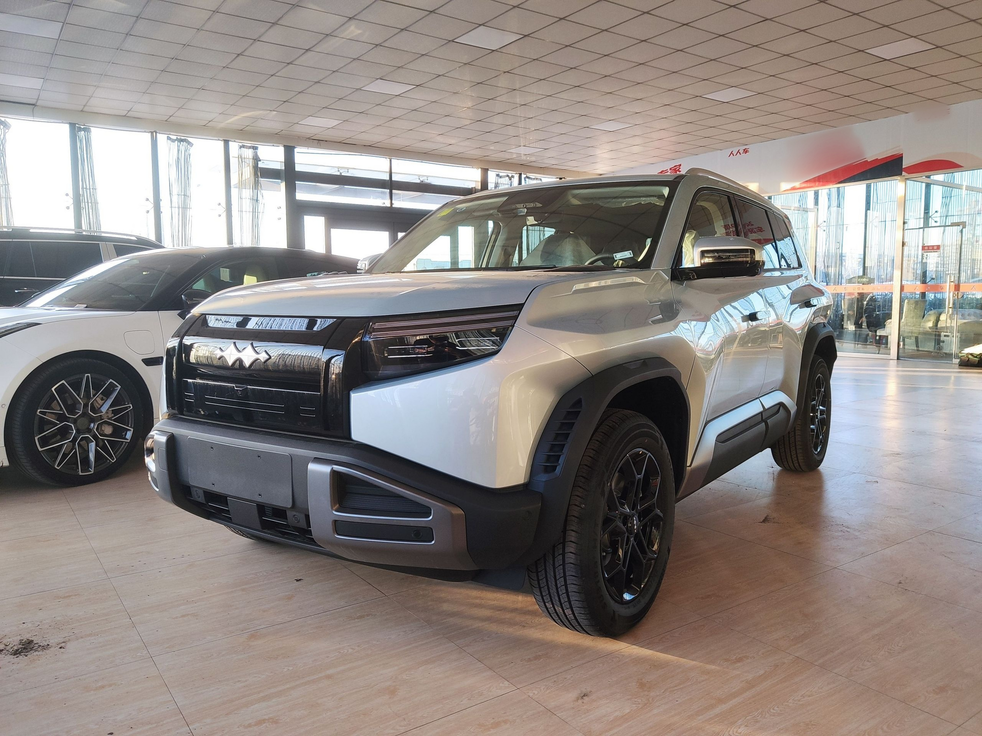 Под передней частью автомобиля