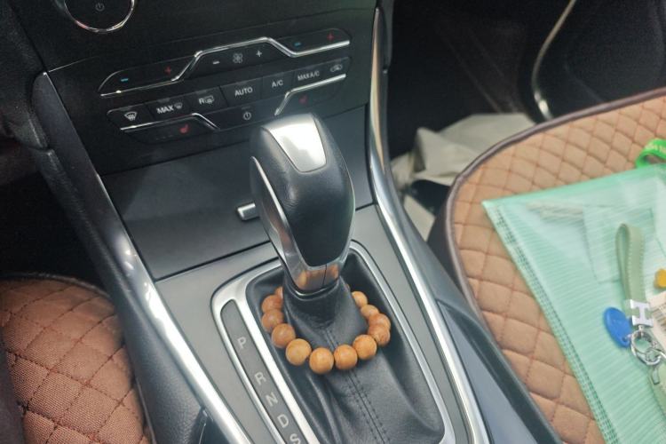 Used Ford Edge 2016 EcoBoost 245 Two-Wheel-Drive Titanium 7-Seater
