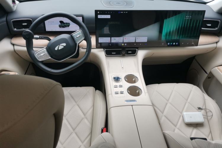 Used Chery Fengyun T11 2026 Model 220 All-Wheel Drive Family Fun Edition Center Console