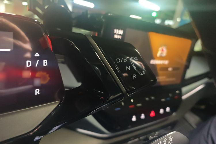 Used Volkswagen ID.4 X 2022 Pure Smart Edition Gear Lever