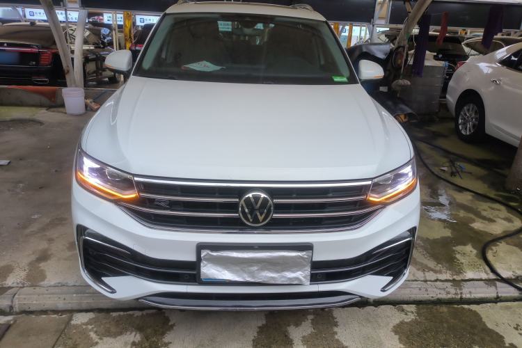 Used Volkswagen Tiguan L 2023 330TSI Automatic Two-Wheel Drive R-Line Enjoyment Edition
