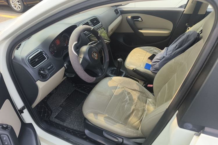 Used Volkswagen Polo 2011 1.6L Manual ZhiShang Edition
