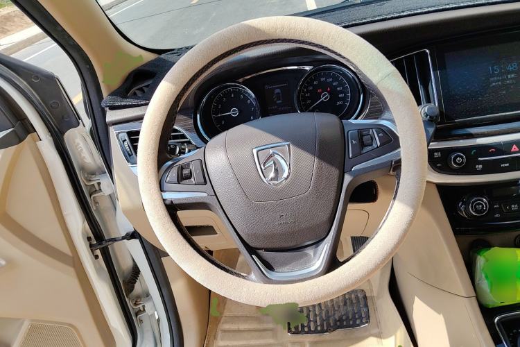 Used Baojun 730 2016 1.5L Manual Luxury Edition 7 Seats Steering Wheel