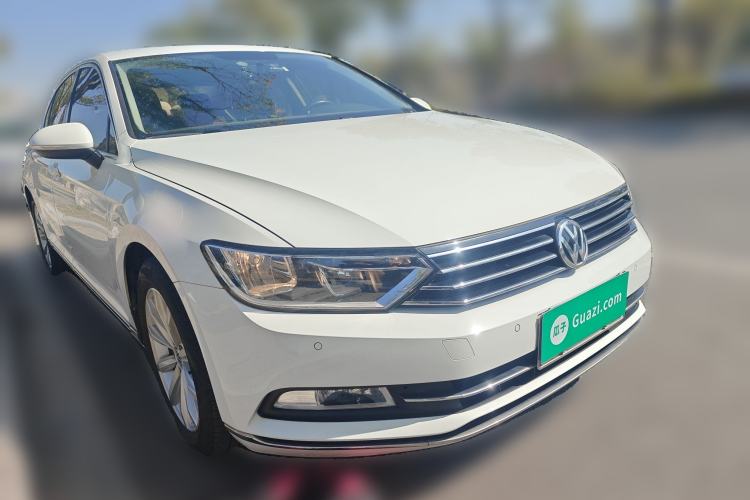 Used Volkswagen Magotan 2017 330TSI DSG Leading Model
