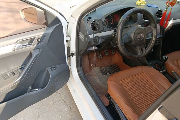 Used Volkswagen Jetta 2015 Zhuihui Edition 1.6L Manual Comfort Model
