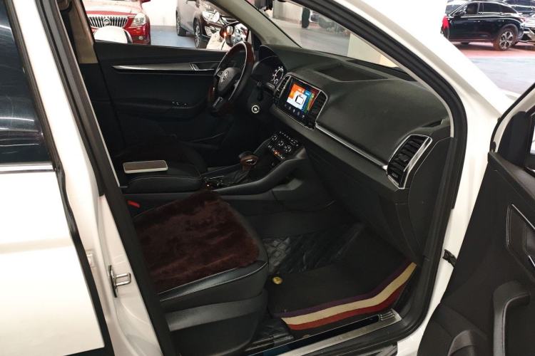 Used Skoda Karoq 2021 TSI280 Luxury Edition Right Front Seat