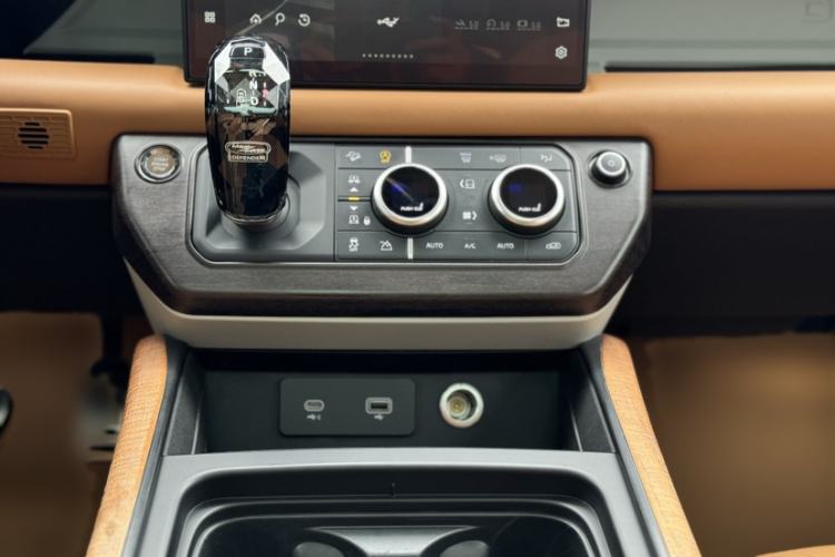 Used Land Rover Defender 2023 Facelift 110 3.0T P400 Dark Edition
