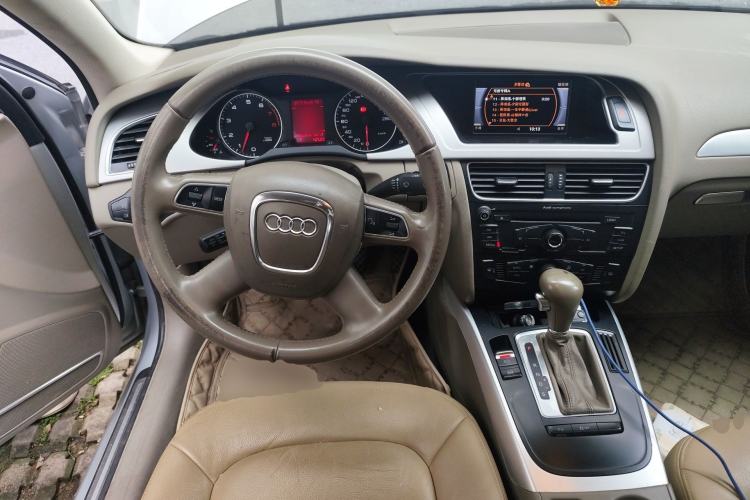 Used Audi A4L 2012 2.0 TFSI automatic standard version