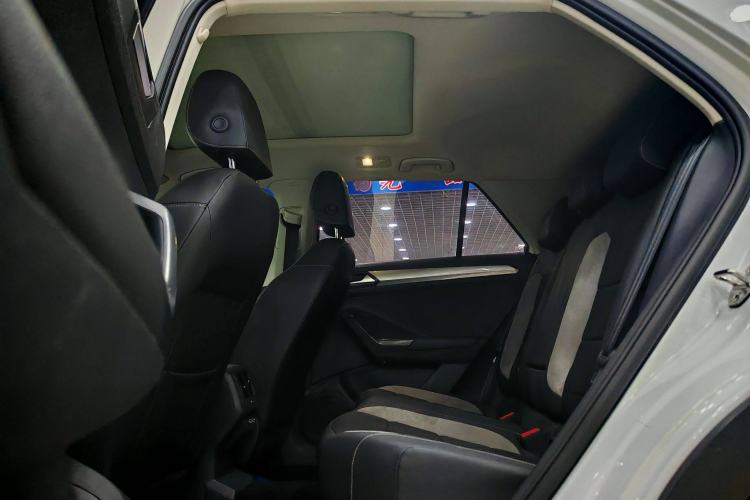 Used Volkswagen T-ROC 2018 280TSI DSG Two-Wheel Drive Advanced Version China V Emission Standard