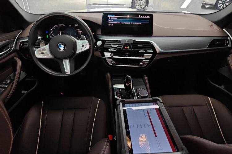 Used BMW 5 Series 2023 530Li Leading Model M Sport Package Center Console