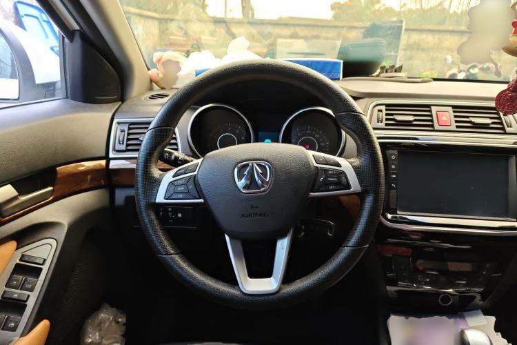 Used BAIC Weiwang S50 2016 1.5T CVT Joyful Elite Edition
