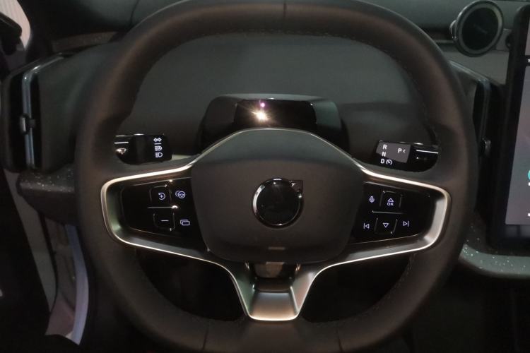 Used Volvo EX30 2025 Rear-Drive Long-Range Version Ultra