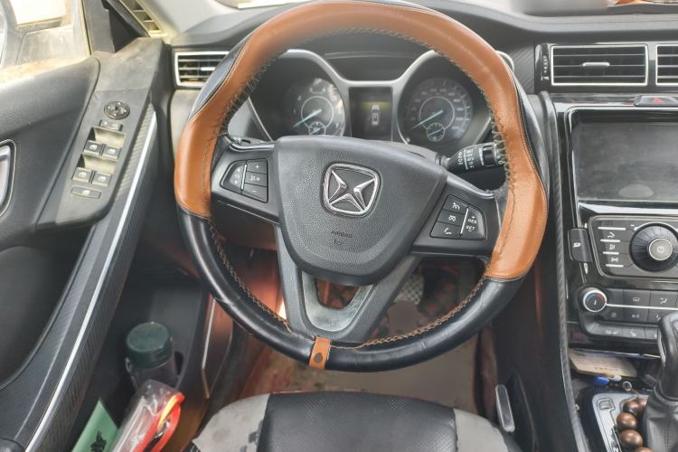 Used JMC Yusheng S330 2016 1.5L GTDi Automatic Two-Wheel Drive Fashion Edition Steering Wheel