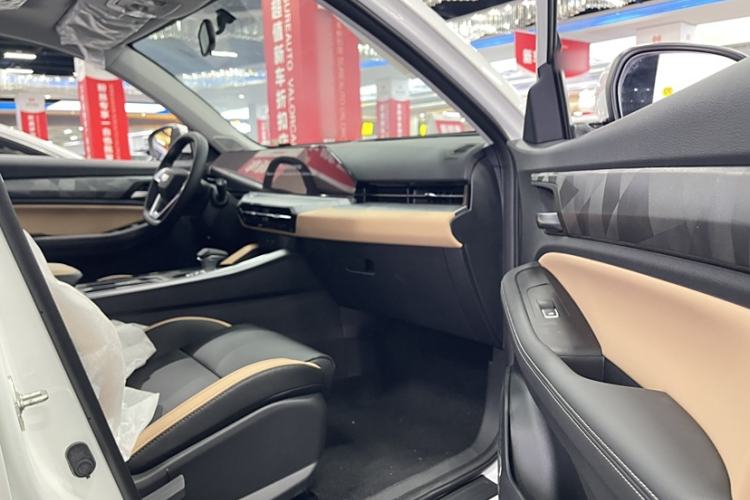 Used Geely Auto Haoyue PRO 2024 1.5T DCT Ultimate Edition Interior 9