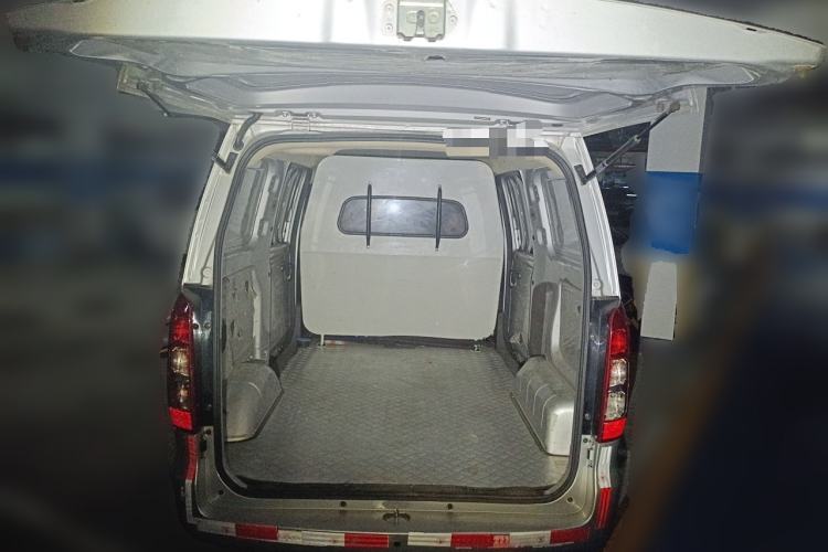 Used Wuling Hongguang V 2022 1.5L Jingqu Edition Enclosed-Window Vehicle with Electric Power Steering LAR