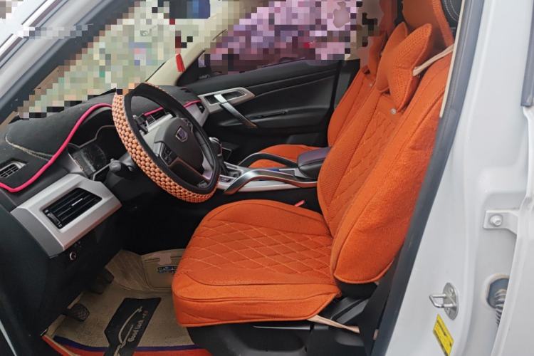 Used Geely Auto Emgrand X7 Sport 2016 2.0L Manual Smart Connect Version
