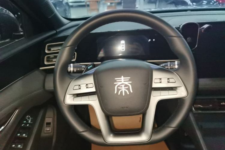 Used BYD Qin L 2025 DM-i Smart Drive 80KM Leading Model
