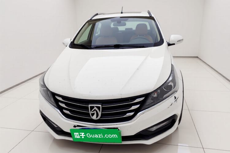 Used Baojun 310W 2017 1.5L Manual Fashion Model China V
