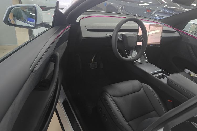 Used Tesla Model Y L 2025 Model Long-Range All-Wheel-Drive Version