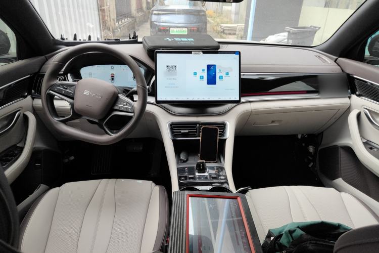 Used BYD Song PLUS New Energy 2025 DM-i Intelligent Driving 160KM Flagship Model Center Console