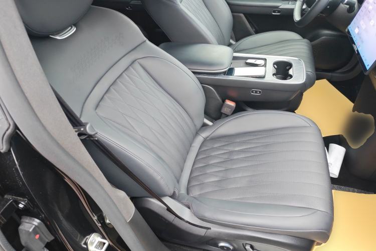 Used EXEED Star Era ET 2024 Extended-Range 240 Ultra All-Wheel Drive Right Front Seat