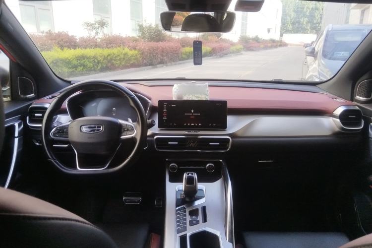 Used Geely Auto Coolray 2019 Sport Model 260T DCT Battle China V Standard Center Console