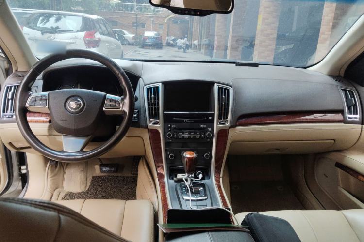 Used Cadillac SLS Seville 2011 2.0T Elite Edition Center Console