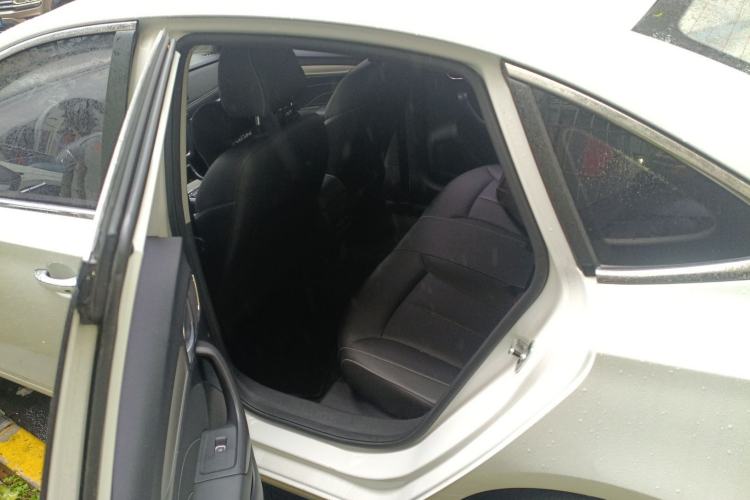 Used Roewe i6 New Energy 2019 PLUS 50T 4G Connected Glory Luxury Edition Left Rear Seat