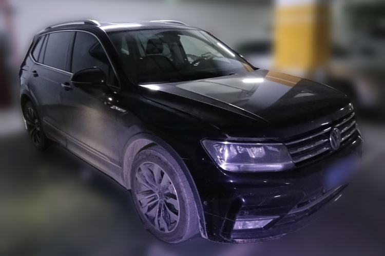 Used Volkswagen Tiguan L 2021 330TSI Automatic Two-Wheel Drive R-Line Enhanced Edition Front Right 45 Deg