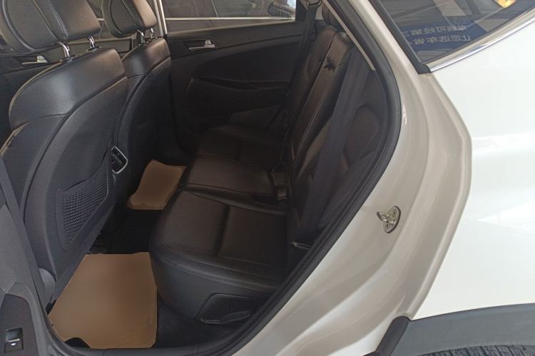 Used Hyundai Tucson 2015 1.6T Dual-Clutch Two-Wheel-Drive Smart Model Left Rear Seat