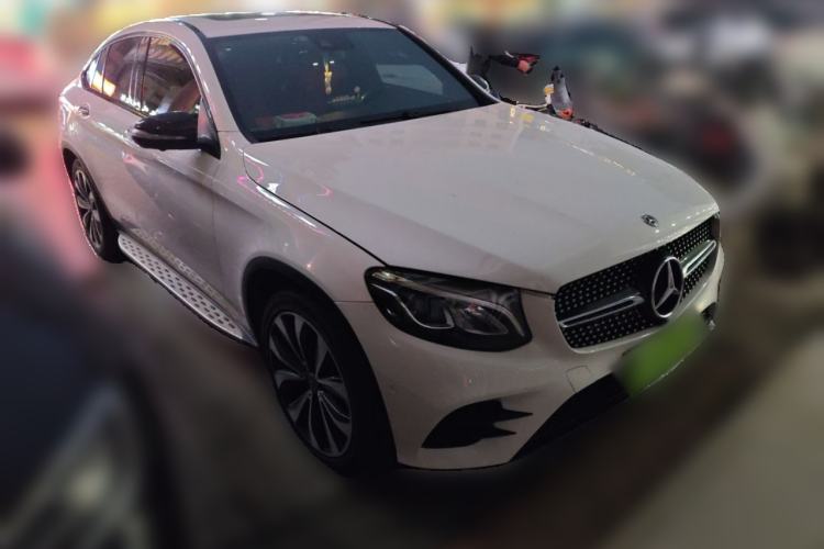 Used Mercedes-Benz GLC Coupe 2019 Facelift GLC 260 4MATIC Coupe SUV Front Right 45 Deg