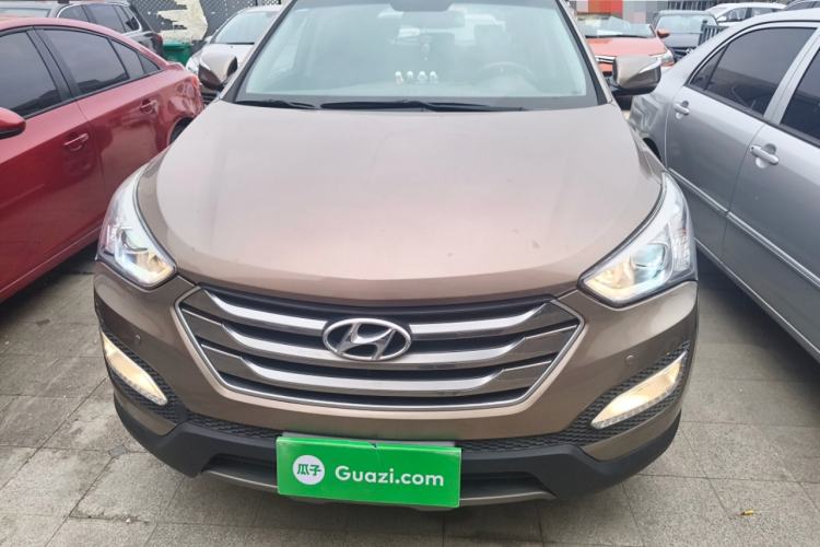 Used Hyundai Santa Fe 2015 2.0T Automatic Two-Wheel Drive Smart Version 5 Seats