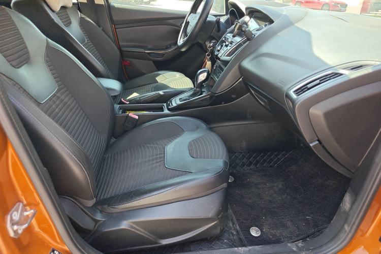 Used Ford Focus 2015 Hatchback 1.6L Automatic Fashion Edition