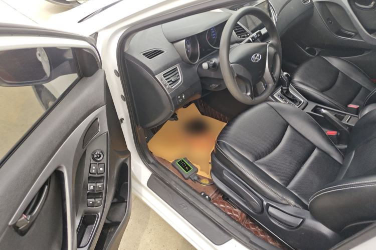 Used Hyundai Elantra (5th Generation / Langdong) 2016 1.6L Automatic Smart Version
