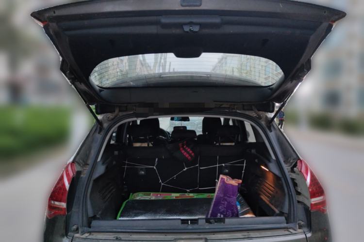 Used Peugeot 3008 2015 1.6THP Automatic Classic Edition Trunk