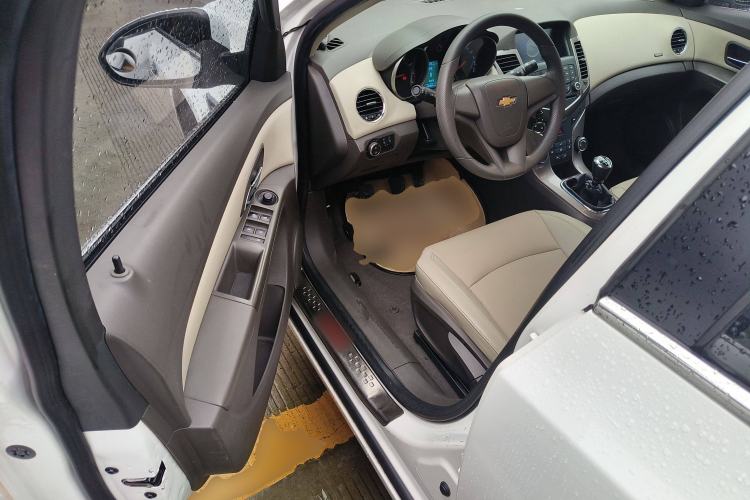 Used Chevrolet Cruze 2015 1.5L Classic SE MT